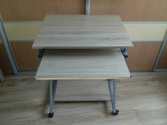 Biórko na kółkach 60cm, używane w bardzo dobrym stanie, z wysuwaną pół
