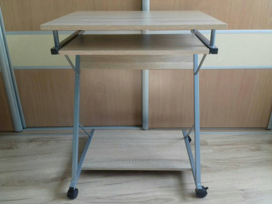 Biórko na kółkach 60cm, używane w bardzo dobrym stanie, z wysuwaną pół