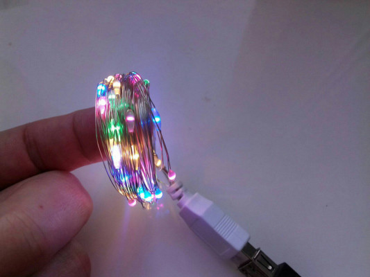 Dekoracyjne malutkie lampki USB, różne kolory, 5m na elastycznym druci