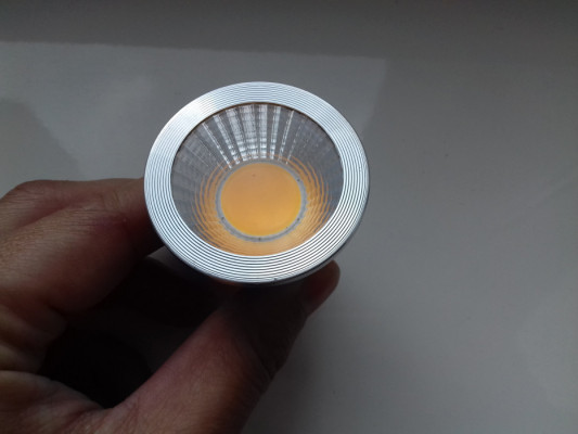 Żarówka LED COB 3,5Wat E27 230V światło skupione punktowe, bez ściemni