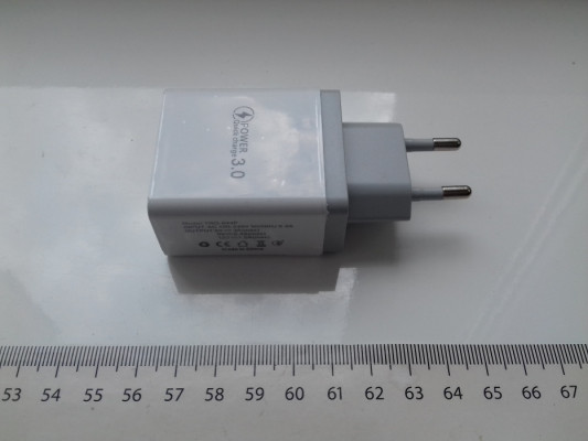 Ładowarka TRG-044P QC3.0 + Power  3xUSB+USB-C, 5V, 3A + 9V 2,4A,+ 12V