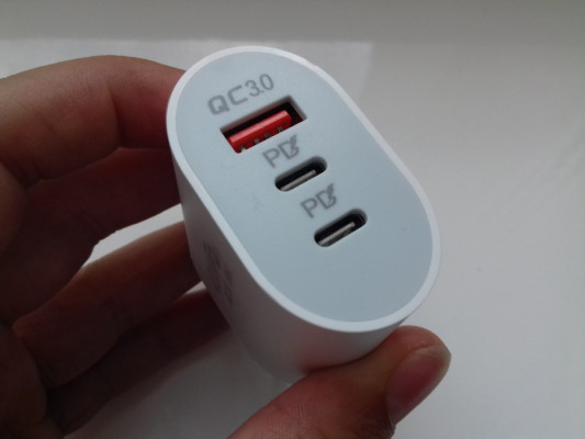 Ładowarka 62-CCA, QC3.0, PD, USB-C, 5V 3A, 9V 2.23A, 12V 1,67A, kolor