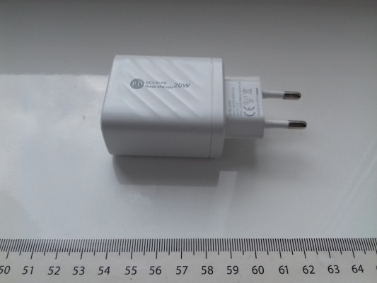 Ładowarka AR-893, USB-C + USB-A 20W z wyświetlaczem, QC3+PD Quick Chan