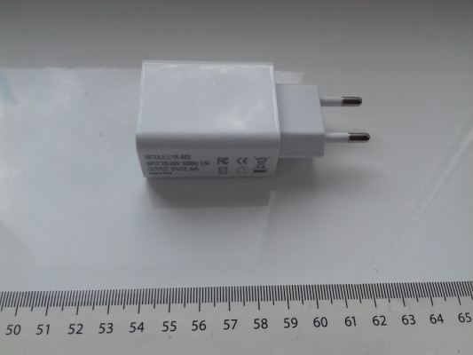 Ładowarka LYK-883, 2xUSB-A 12W 5V 2,4A, NOWA, 3058632334894294, PX1666