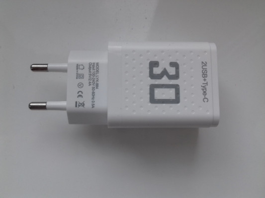 Ładowarka 30, AR-884, USB-C + 2xUSB-A 12W 5V 2,4A, NOWA, 3058632334944