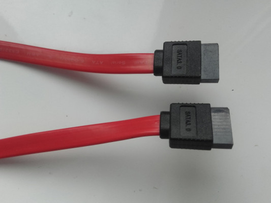 Kabel sygnałowy SATA3.0, 6Gbs, 50cm, 7pin, kolor czerwony, używany