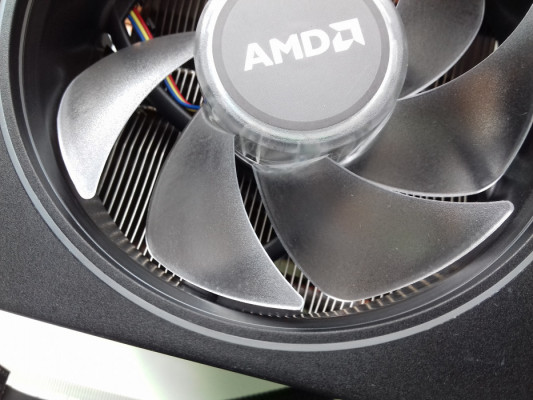 AMD Wraith Prism chłodzenie z kablami do kontroli oświetlenia ARGB, CP