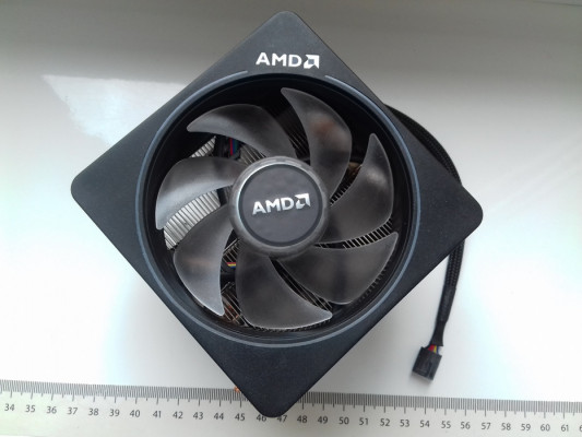 AMD Wraith Prism chłodzenie RGB, AM4 AM5, w pudełku zamiennym od Therm