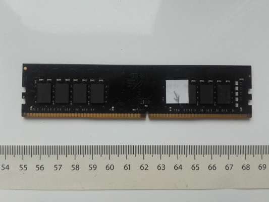 DDR4 czarna, niesprawna, 3piski, dwustronna, uszkodzona, bez naklejki,