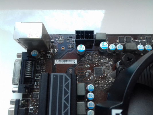 Przejściówka z zasilacza ATX EPS do MB-CPU z 4Pin męski na 8Pin żeński
