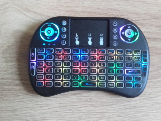 I8 klawiatura RGB bezprzewodowa Mini klawiatura RF USB lub BT, płytka