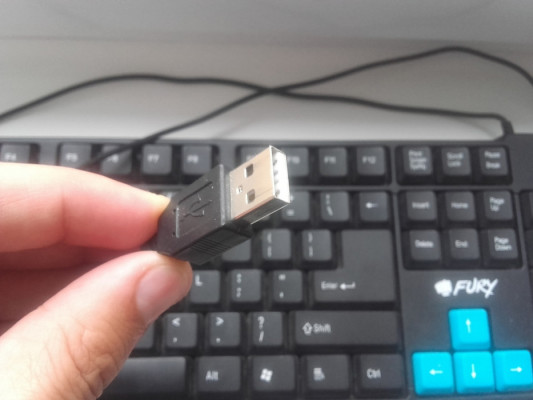 Klawiatura USB Fury HORNET, używana sprawna w bardzo dobrym stanie 201