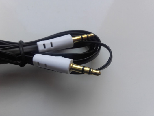 Kabel audio 1m AUX miniJack 3,5mm płaski, stereo 100cm QR raltek