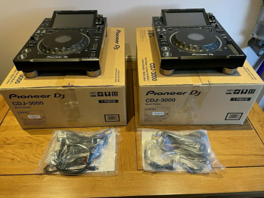 Pioneer CDJ-3000 Multi-Player / Pioneer DJM-A9 / Pioneer DJM-V10-LF