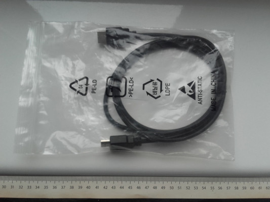 Kabel HDMI-HDMI 160cm, w woreczku, Nowy, 1,6m do przesyłu obrazu