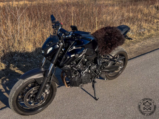 Skóry owcze na siodełka motocyklowe – sprzedaż hurtowa