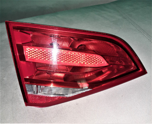 Oryginalna lampa  (prawy tył) do Audi A4 B8 (Sedan)