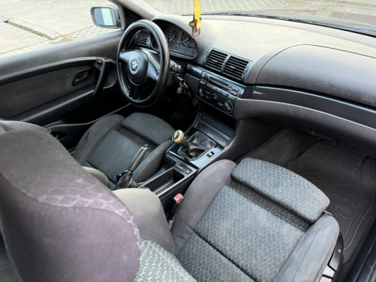 ** BMW 318 ** Ładnny Zadbany ** Nowe Sprzegło ** 2003r **