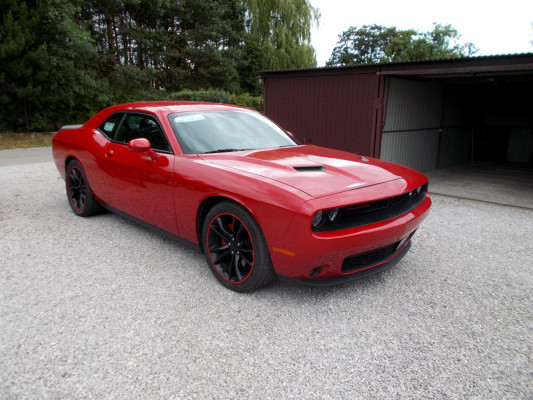 Dodge Challenger do jazdy bez wkładu.