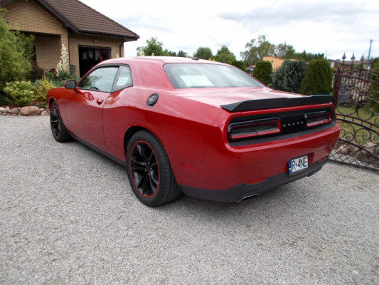 Dodge Challenger do jazdy bez wkładu.