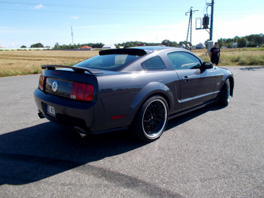 Ford Mustang GT modyfikacje świetny stan