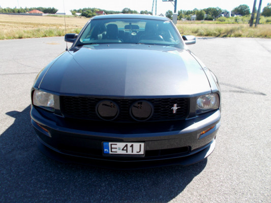 Ford Mustang GT modyfikacje świetny stan