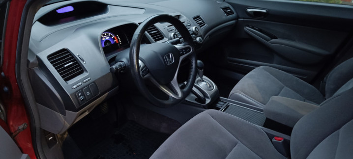 Honda Civic VIII Hybrid 1.3i-DSI VTEC IMA CVT Elegance