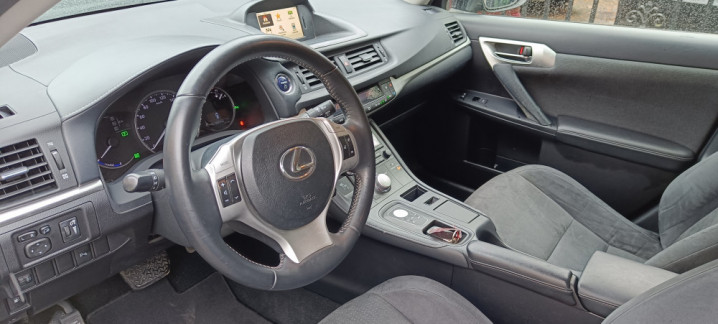 Lexus CT200h Executive Line, hybryda, alkantara, nawigacja, czujniki