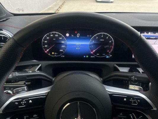 Mercedes-Benz CLA 200 - GD8T610