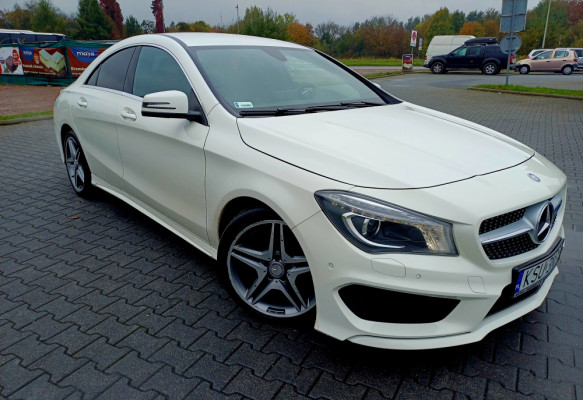 Mercedes-Benz CLA 200 AMG LINE