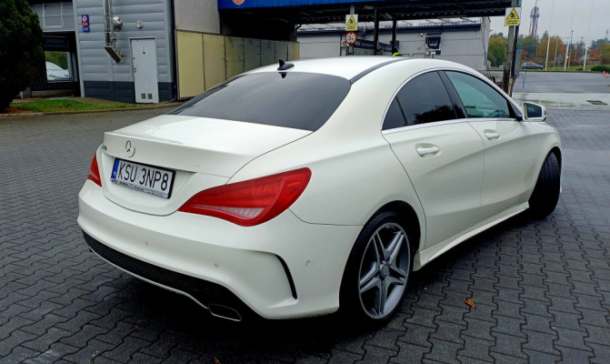 Mercedes-Benz CLA 200 AMG LINE
