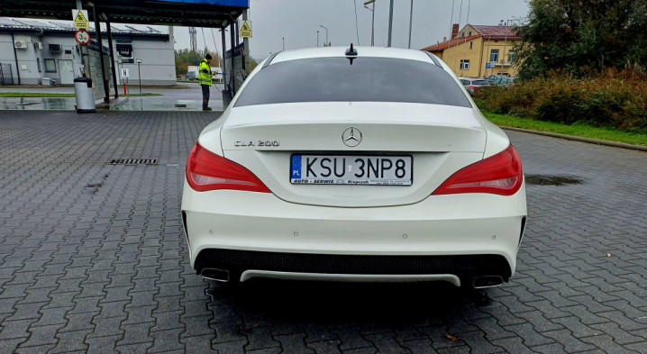 Mercedes-Benz CLA 200 AMG LINE