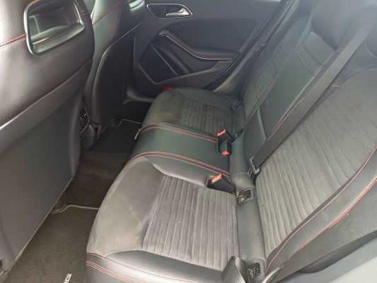 Mercedes-Benz CLA 200 AMG LINE
