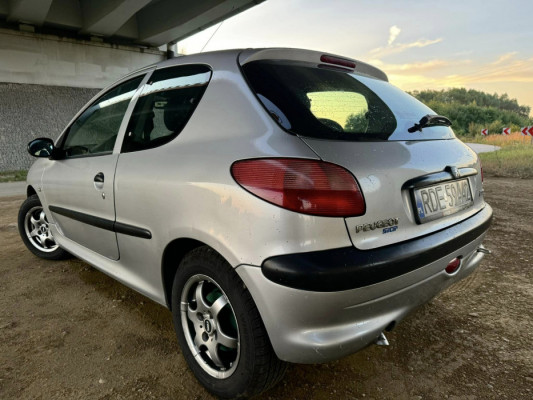 ** Peugeot 206 ** 1.6 HDI Diesel ** STAN BDB ** Długie Opłaty **