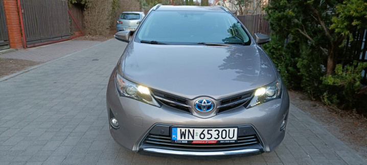 Toyota Auris II Touring Sports 1.8 Hybrid Lounge,automat, I rej.30.12.