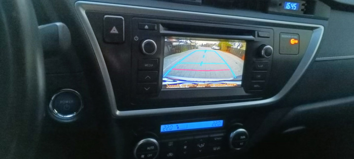 Toyota Auris II Touring Sports 1.8 Hybrid Lounge,automat, I rej.30.12.