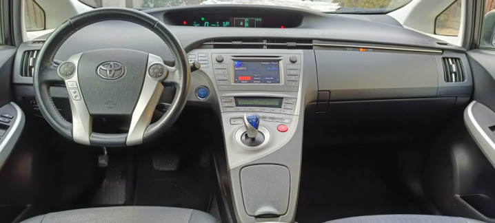 Toyota Prius III 1.8 Hybryda