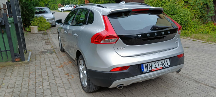 Volvo V40 II Cross Country 2.0 T4 Summum AWD,180 KM,automat,mały przeb