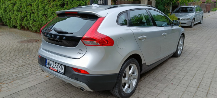 Volvo V40 II Cross Country 2.0 T4 Summum AWD,180 KM,automat,mały przeb