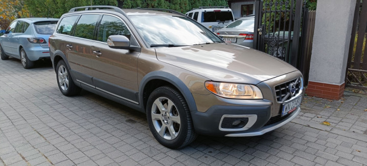 Volvo XC70 2.4 D5 Momentum AWD, 205 KM, automat, skóra,nawi,model 2010