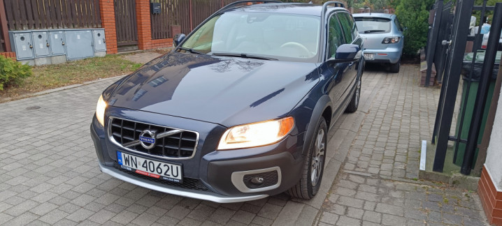 Volvo XC70 2.4 D5 Momentum AWD, 215 KM,