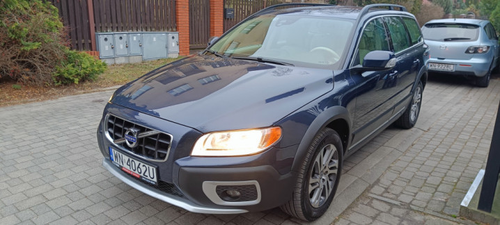 Volvo XC70 2.4 D5 Momentum AWD, 215 KM,