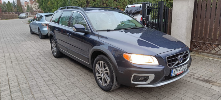 Volvo XC70 2.4 D5 Momentum AWD, 215 KM,