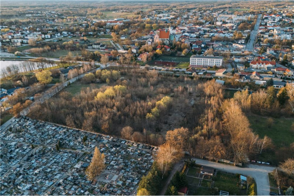 Działka 2,1 HA w centrum miejscowości Szydłowiec