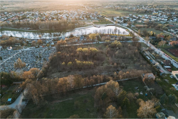 Działka 2,1 HA w centrum miejscowości Szydłowiec