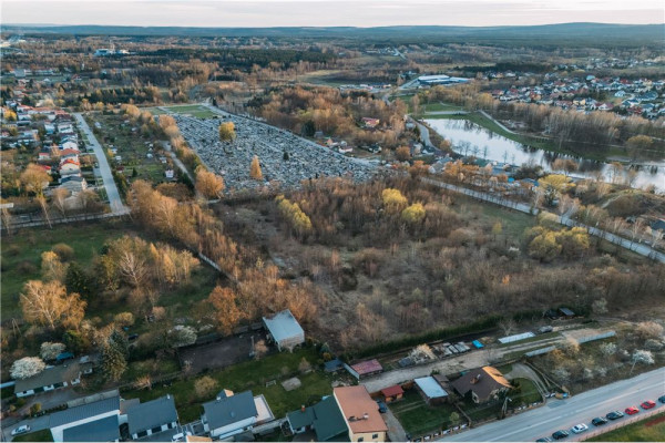 Działka 2,1 HA w centrum miejscowości Szydłowiec