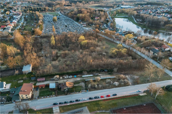 Działka 2,1 HA w centrum miejscowości Szydłowiec