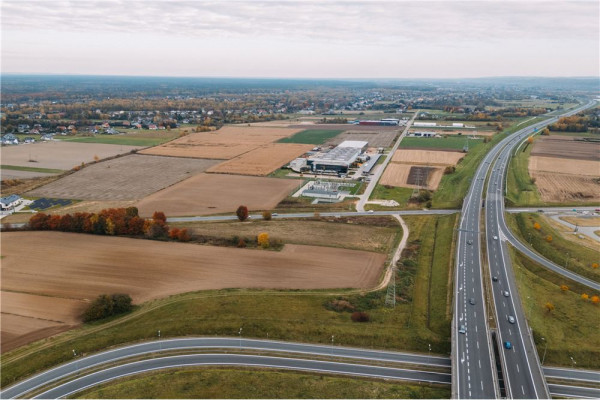 Działka usługowa przy DK 75 i autostradzie A4