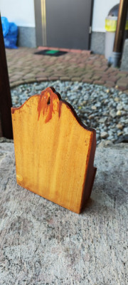 Stary drewniany listownik