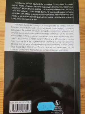 Jak pomagać cierpiącym z powodu działania złych duchów. Poradnik